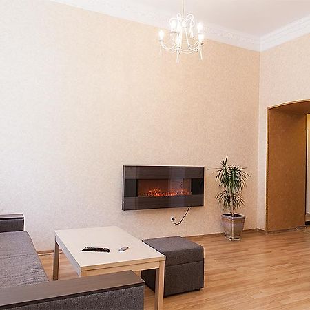 Apartment Vozle Teatra Opery I Baleta Lviv Dış mekan fotoğraf